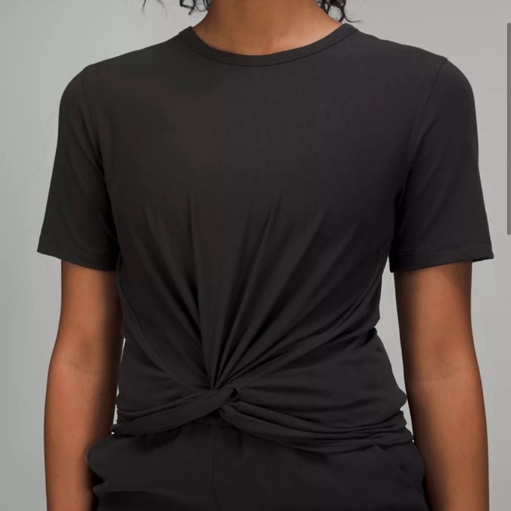 Lululemon Crescent T-Shirt Knot Front Cropped